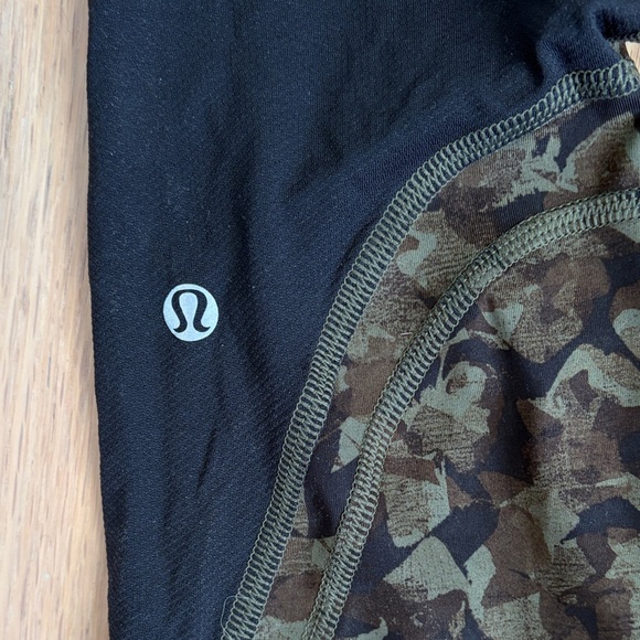 Lululemon Camo Print Cropped Leggings - Picture 3 of 4